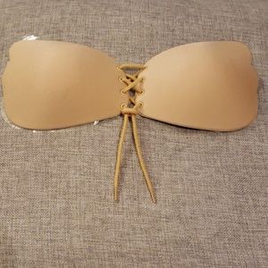 Strapless sticky butterfly bra